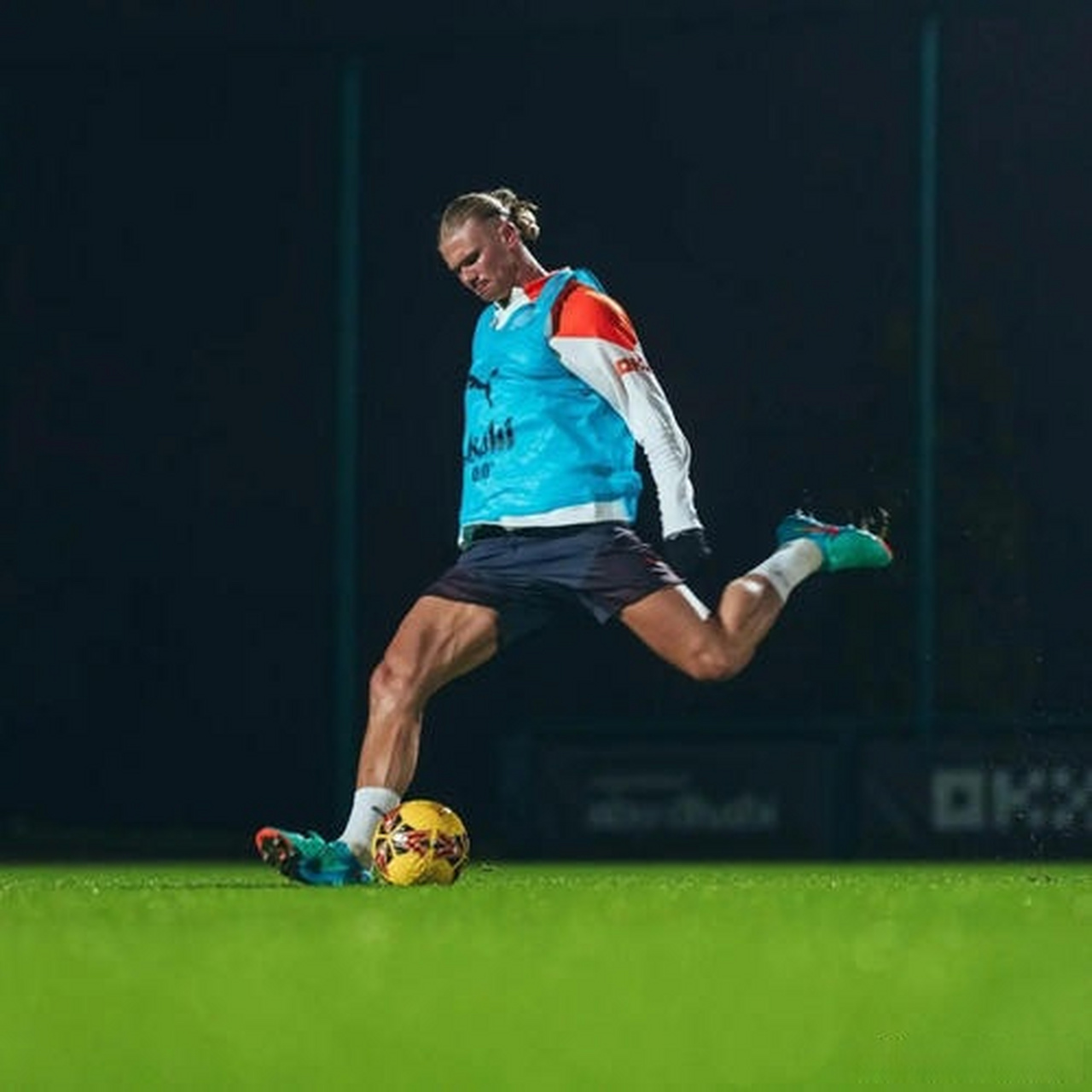 赛前曼城备战足总杯,复出首秀细节曝光,引发热议,细节决定成败(英联杯和足总杯的区别) 赛前曼城备战足总杯,复出首秀细节曝光,引发热议,细节决定成败(英联杯和足总杯的区别)